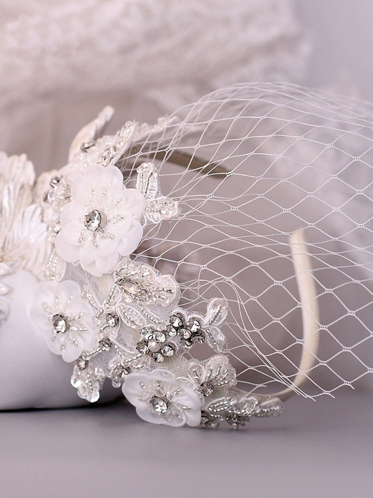 Elegant Simple Floral Vintage Pearls Bridal Veil, S358