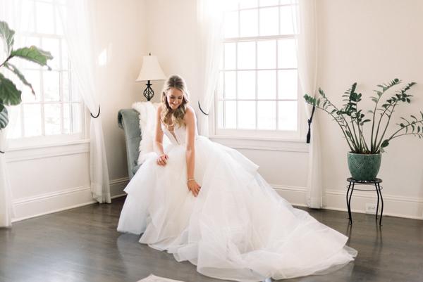Sweetheart V-neck Long A-line Sleeveless Lace Wedding Dresses,WD748